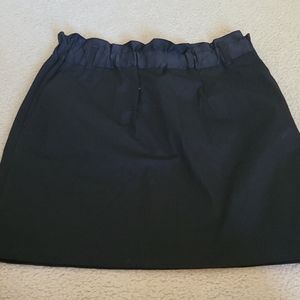 Banana Republic Ruffle Skirt Straight FIT